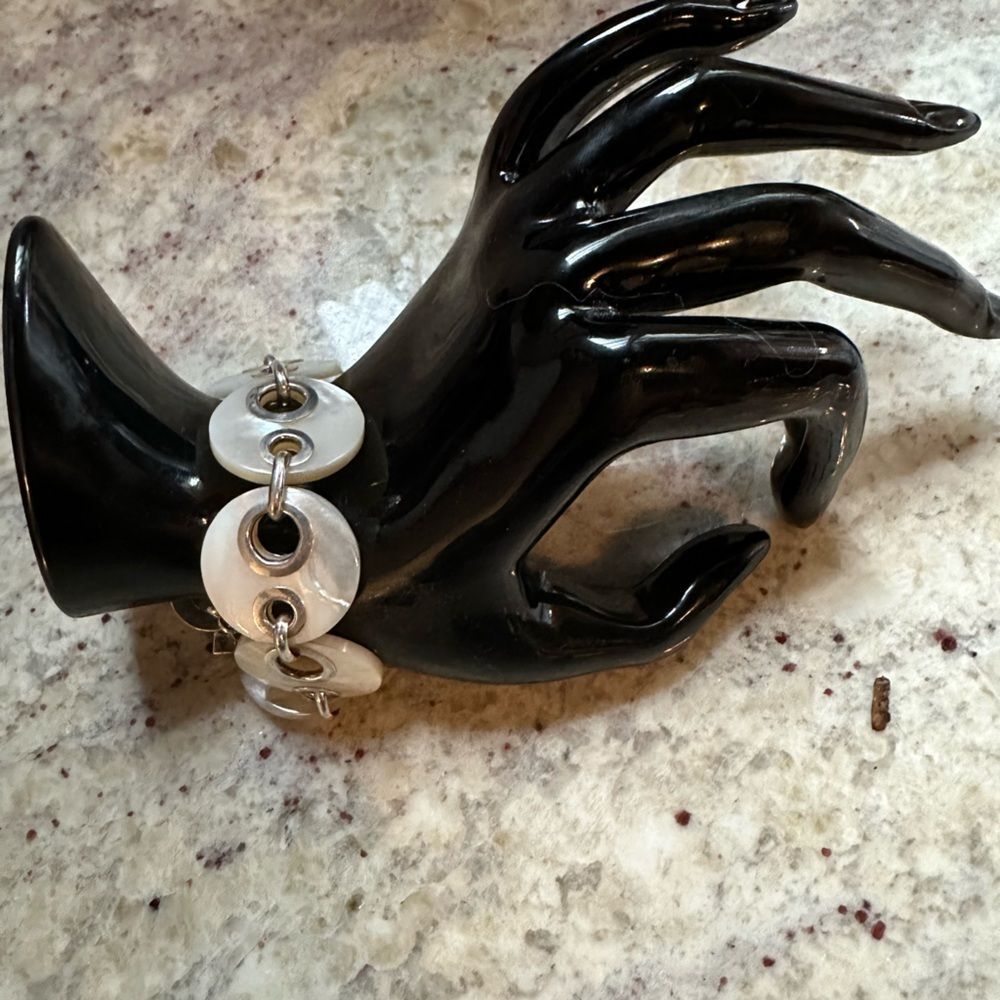 Silpada Mother of Pearl and Sterling Silver Link Toggle Bracelet - Picture 2 of 8